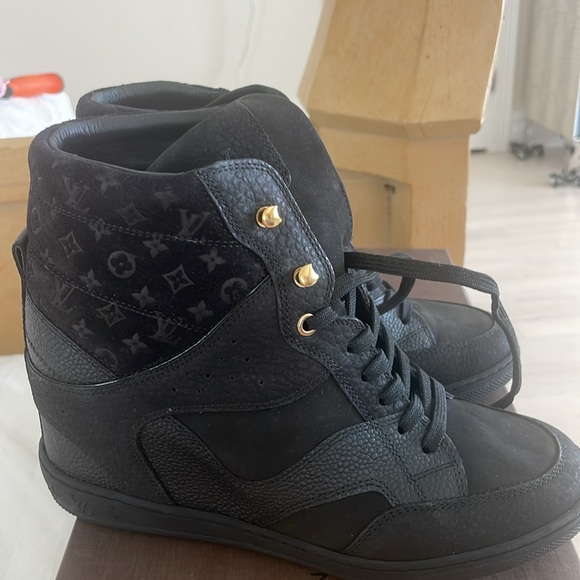 Louis vuitton authentic black suede wedge sneaker 37 approx. 21/2 lift wedge - Picture 4 of 7